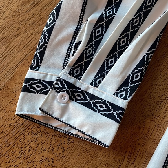 Lightweight Blouse - Picture 5 of 5